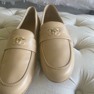 CHANEL loafers size 40